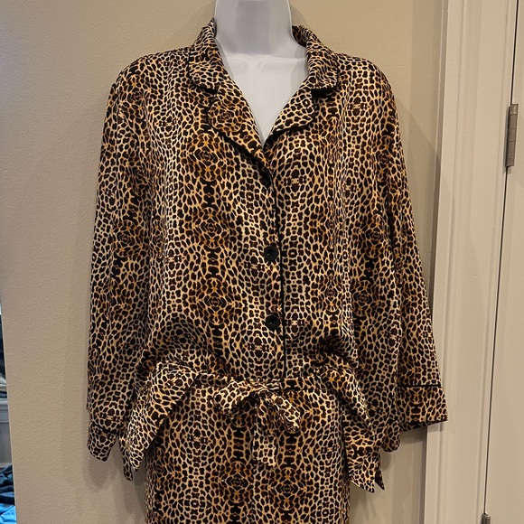 Oscar de la Renta Leopard Print Pajama Set- size XL - Picture 2 of 6